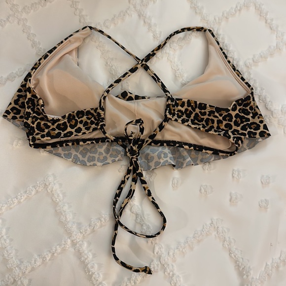 Xhilaration leopard bikini top. Size medium. - Picture 2 of 4